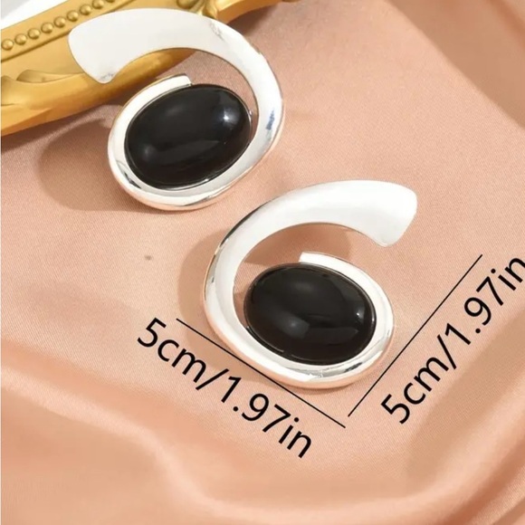 Exaggerated Jewelry set. Necklace and Earring Set. New - Picture 5 of 10